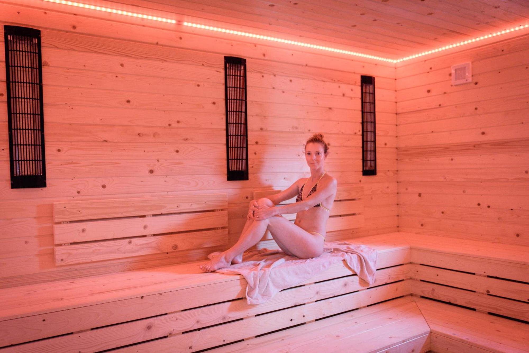 Wellness Resort Szecseny Jigodin Bai Ruang foto